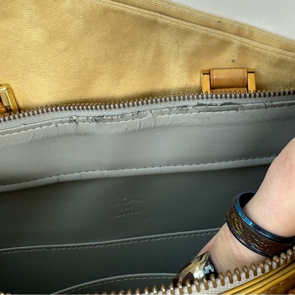 LOUIS VUITTON VINTAGE VERNIS NOISETTE TOTE GUC​ - Picture 13 of 15